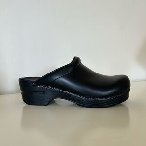 Dansko Womens Sonja Black Cabrio Clog